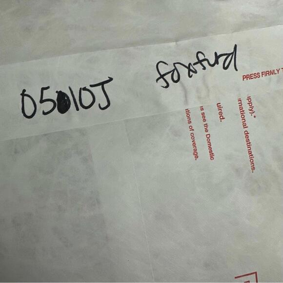 Foxford Women’s 100% Lambswool Plaid Scarf - Picture 3 of 3